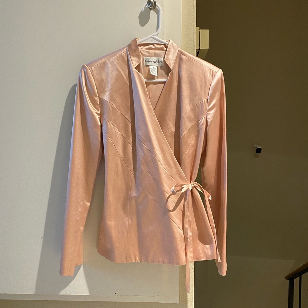 Bloomingdale’s elegant Pink satin Wrap blazer jacket, size 6